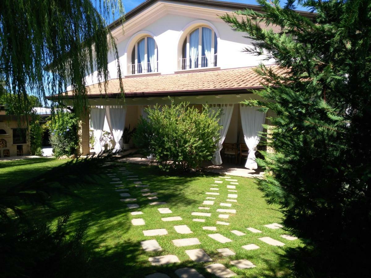 I Salici Villa Marina di Massa Bagian luar foto